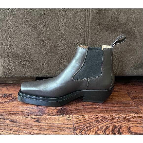 $1,800 NIB Bottega Veneta Leather Brown Heel Chelsea Boots Size 41(8)